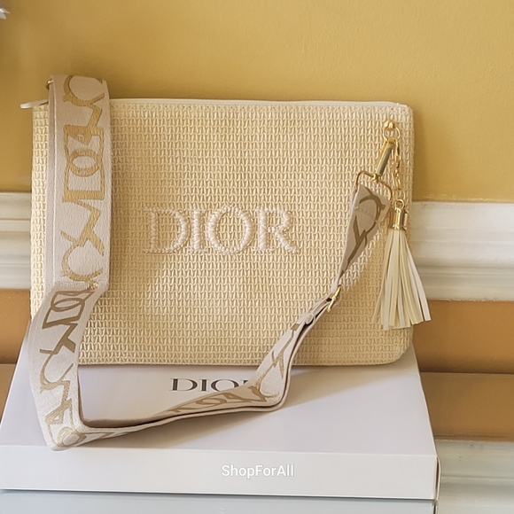 Dior - Picture 1 of 13